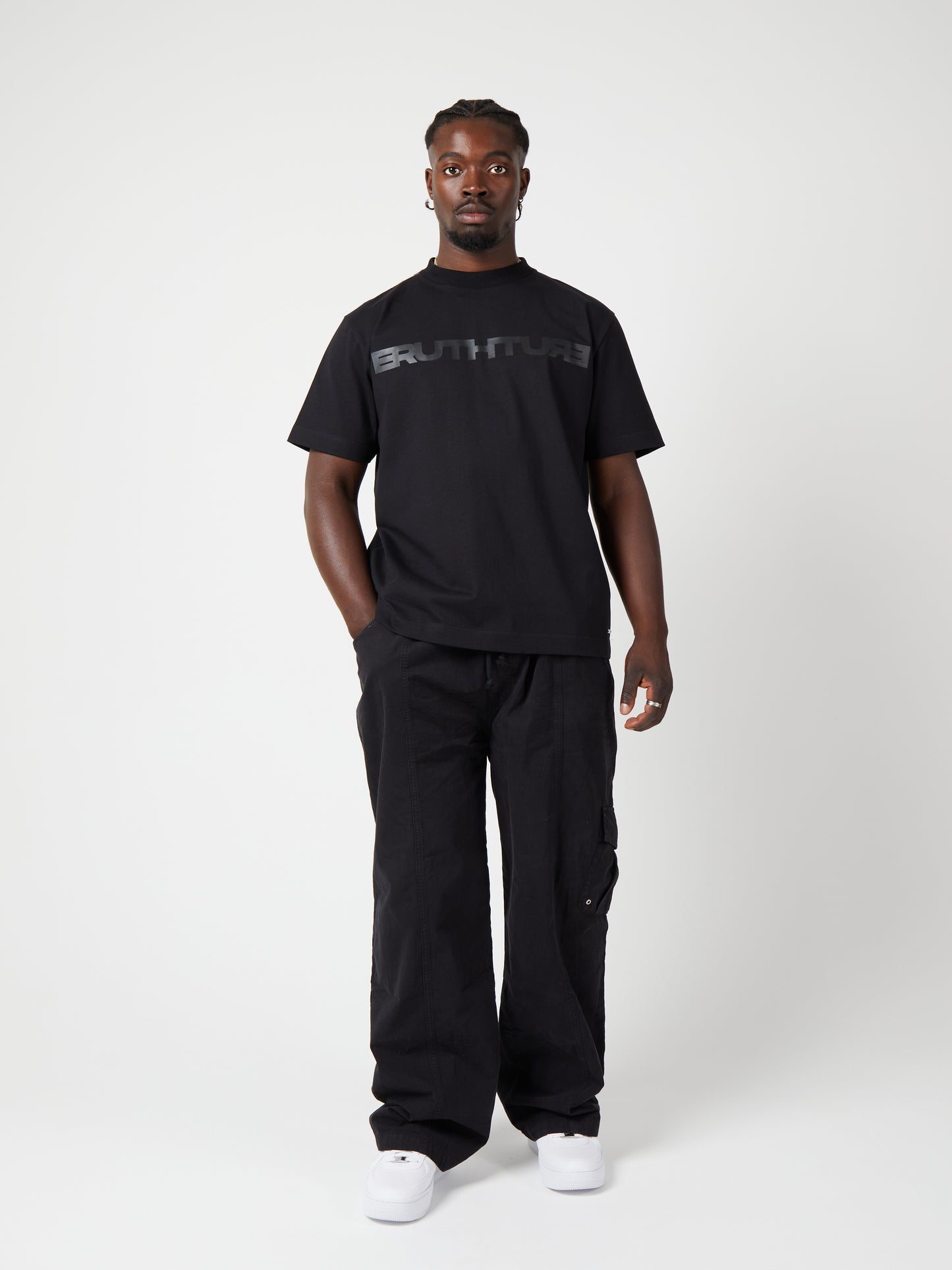 THE TEE - BLACK
